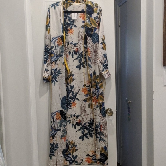 Silk-like jacket - Picture 1 of 3